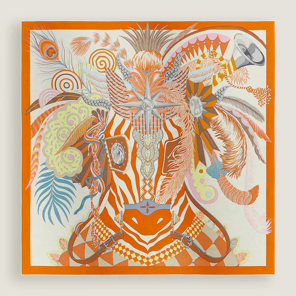hermes_shawl_gold_01_cheval_masque_orange_jaune.webp