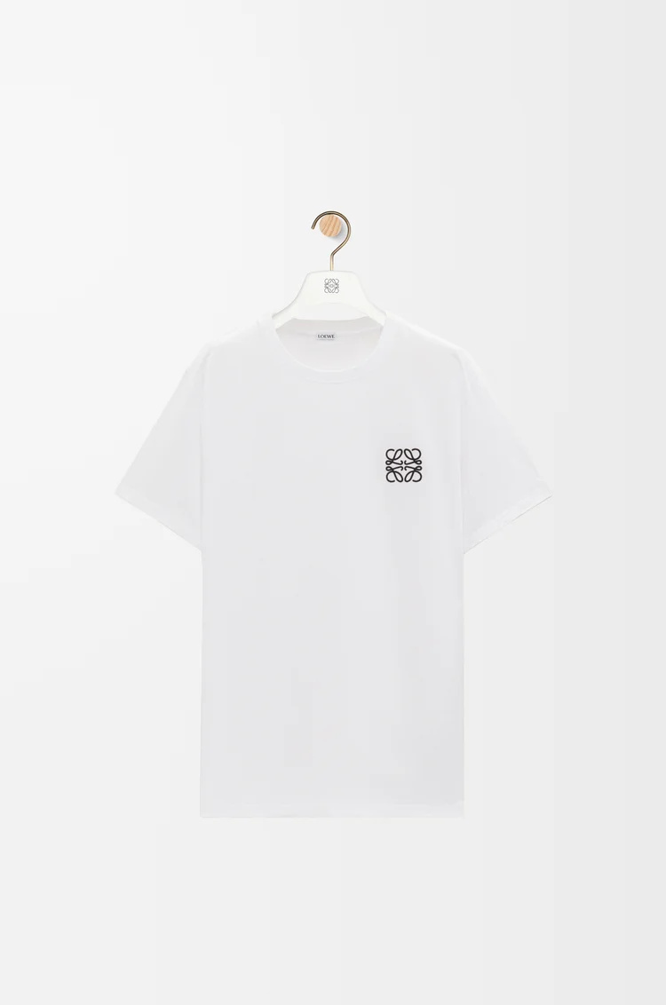 01_white_front_hanger.jpg